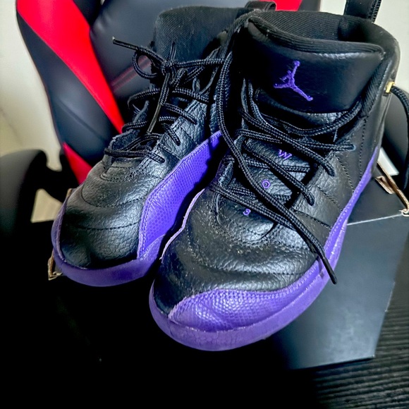 Retro 12 - Picture 1 of 2